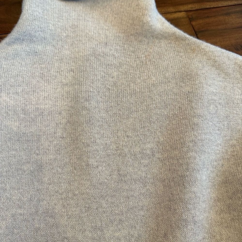 Wilfred Aritzia Light Oatmeal Gray 100% Merino Wool Mock Neck Crew Sweater XS - Picture 3 of 6